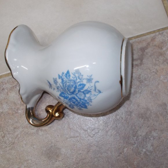 Gorgeous vintage floral vase with gold trim - Picture 7 of 7